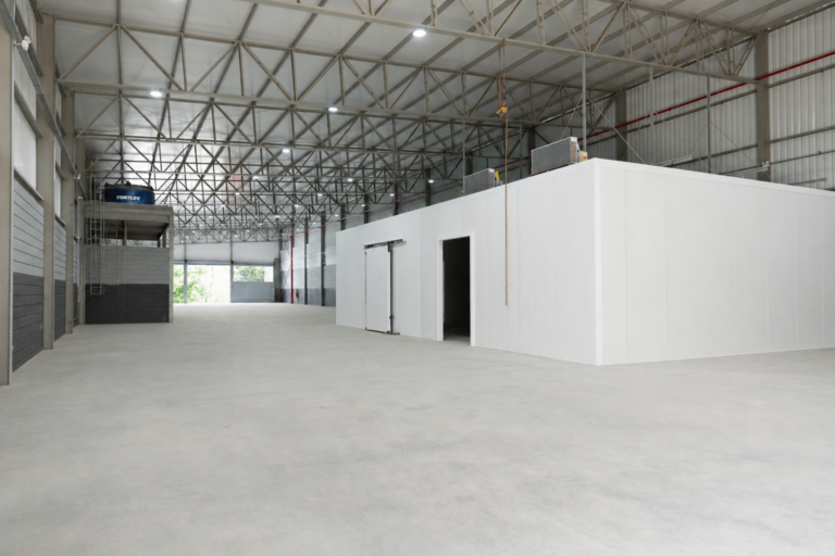 Estrutura projetada para ampliar as possibilidades de utilização do empreendimento, proporcionando maior capacidade operacional e flexibilidade logística.