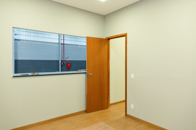 Ambiente preparado para receber operações de diferentes segmentos, com layout funcional e infraestrutura adaptável às necessidades do usuário.